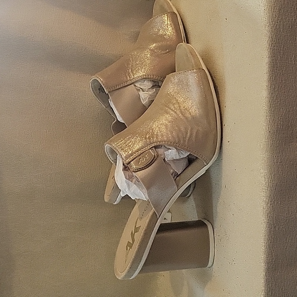 Shoes - Picture 2 of 3
